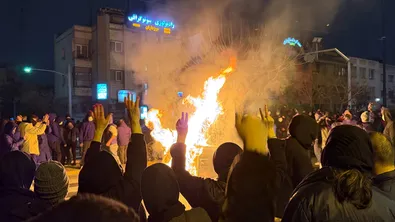 Иран арестува четирима чужденци по обвинения за участие в бунтове