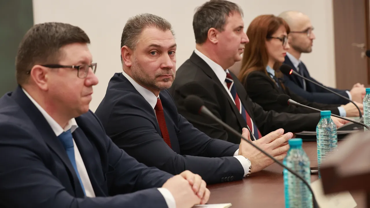 Трима с "подписка" и повдигнати обвинения след акцията срещу торент платформи