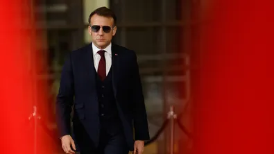 "Иска моето мнение по почти всичко". Макрон също изскочи от досиетата "Епстийн"