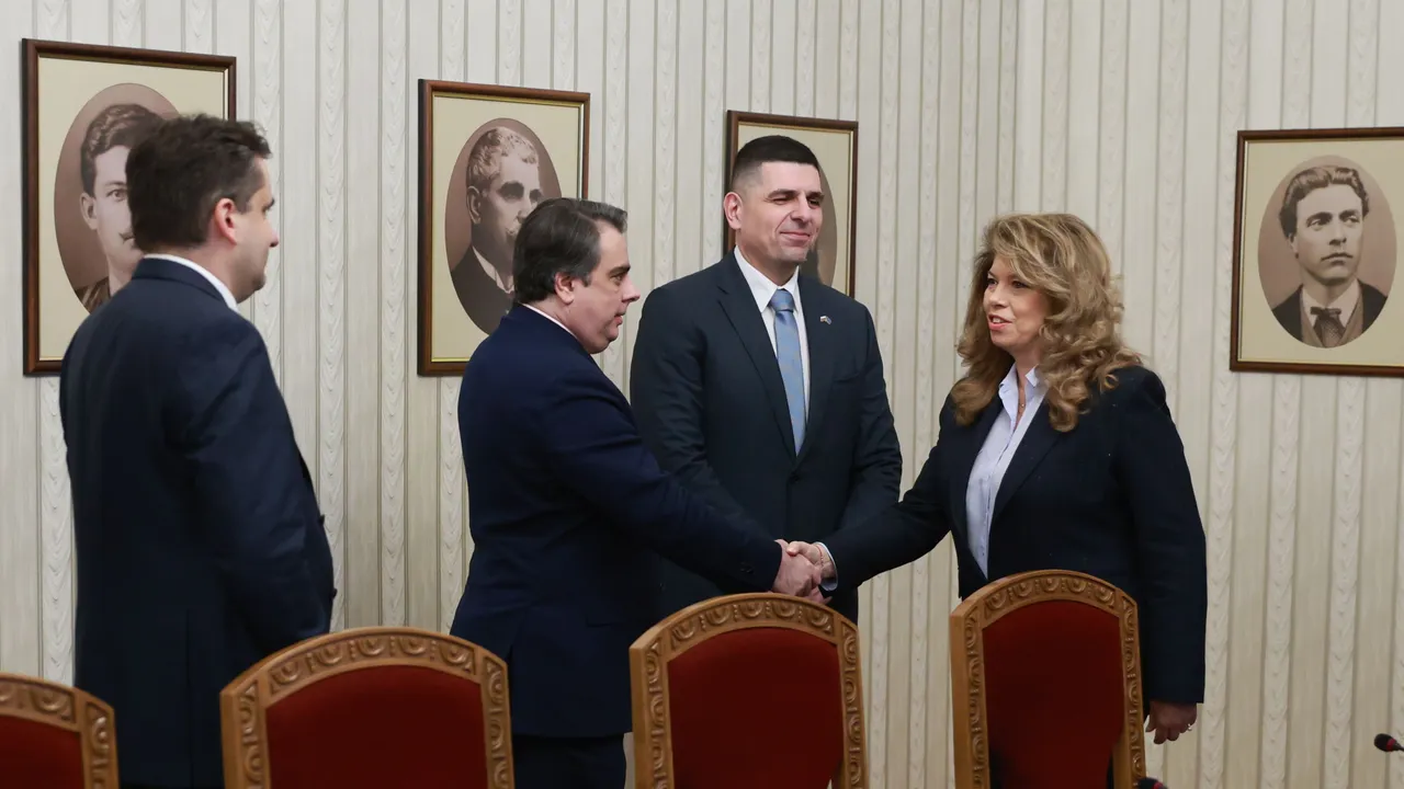 Асен Василев: Около 40 закона трябва да бъдат приети по ПВУ