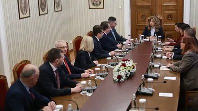 Атанасов поиска рокади в спецслужбите на срещата с Илияна Йотова