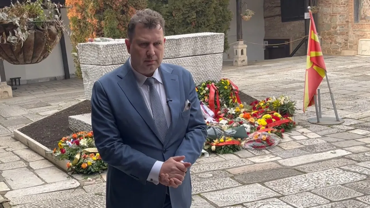 Българският посланик в РСМ почете рождението на Гоце Делчев