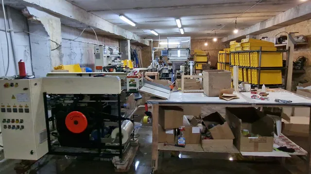 Разбиха най-голямата незаконна фабрика за цигари в Пернишко