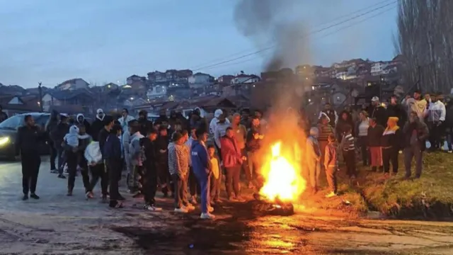 Ромската общност в Северна Македония протестира и блокира ключови пътища