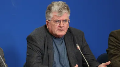 Божков за сметките за ток: Трябва да има пълна цифровизация и дистанционно почасово отчитане