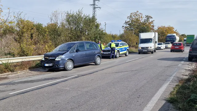 18-годишен шофьор блъсна жена на пешеходна