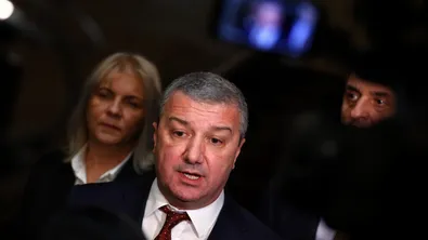Стойнев предложи българите в чужбина да плащат за вота – кворум провали изборните промени
