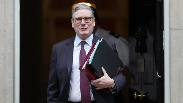 Лейбъристите във Великобритания обсъждат бъдещето на Кийр Стармър след скандала „Епстийн“