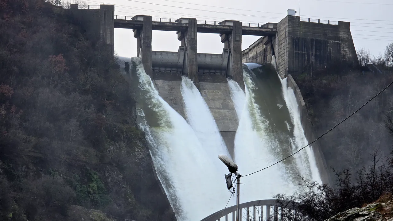 Два от трите язовира на каскада „Арда“ - „Студен кладенец“ и „Ивайловград“, са препълнени
