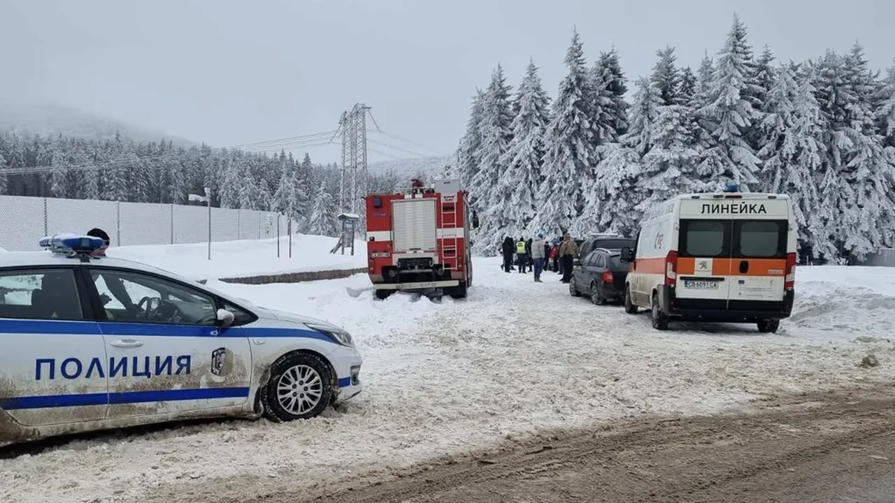 Намериха три тела в изоставен кемпер край Враца