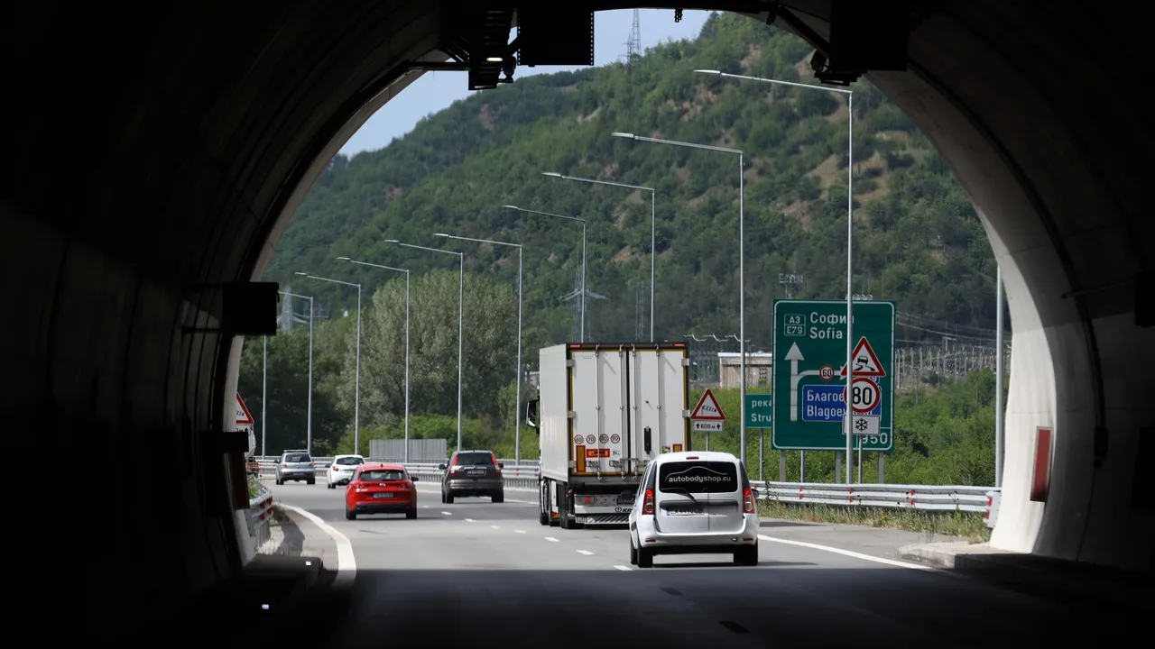 Временна промяна в движението в тунел "Блатино" на АМ "Струма" за 11 и 12 февруари