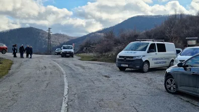 Разнопосочни мнения за рейнджърите от хижа „Петрохан“, местни жители и близки описват различни впечатления