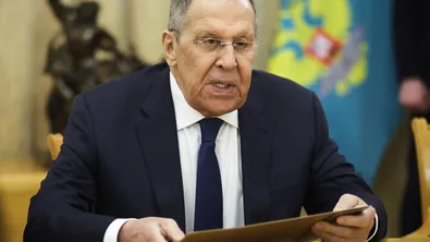 Лавров: Преговорите за Украйна продължават, но пътят към мир остава дълъг