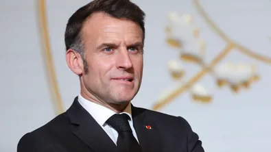 Макрон призова ЕС към общ дълг и еврооблигации в опит да отслаби доминацията на долара