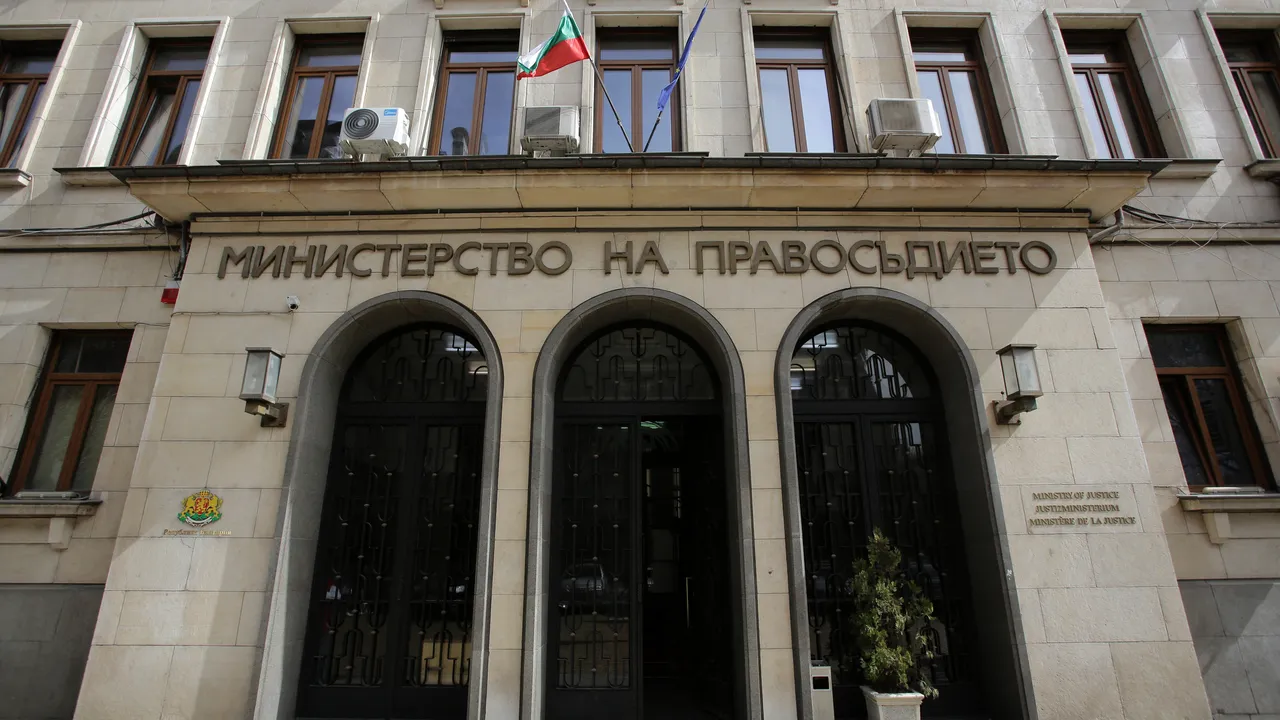 Правосъдният министър разпореди проверка: Как Калушев е успял да впише сдружението като "национална агенция"?