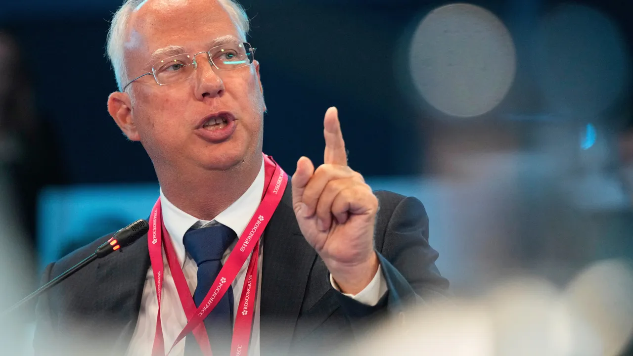 Руски пратеник: Стармър отказва да приеме неизбежното и бави оставката си