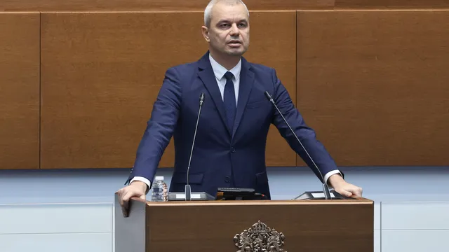 В НС: Костадинов припомни случая Хасърджиев и министър Атанас Атанасов по повод Петрохан