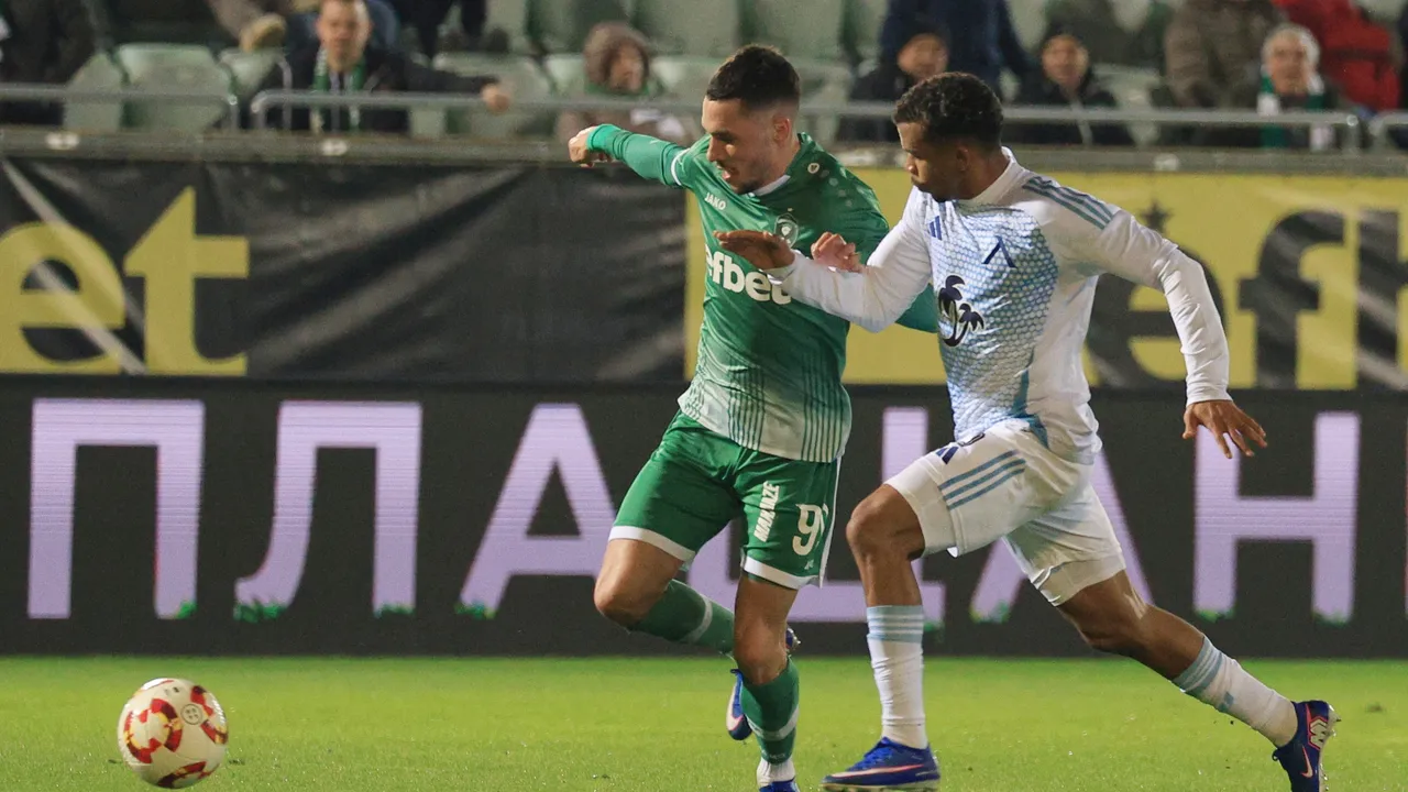 В битка с картони и нерви Лудогорец отстрани Левски за Купата