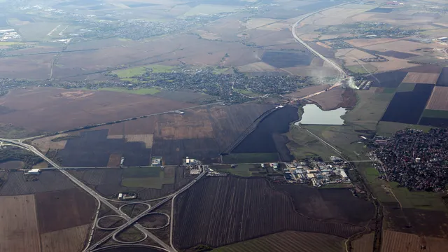 Столичани се оплакват от огромни дупки по Околовръстното шосе в посока от Горна баня към ”Люлин”