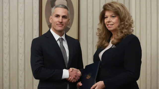 Йотова дава една седмица на Гюров за състав на служебен кабинет