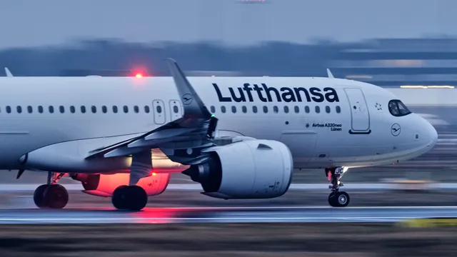 Стачка в Lufthansa отменя стотици полети