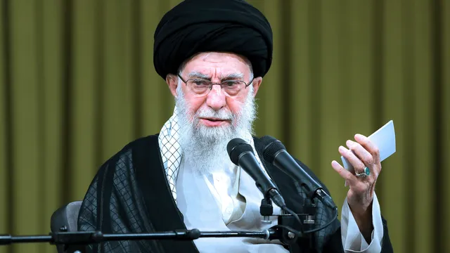 Уволнение след гаф в ефир: в Иран репортер пожела смърт на аятолаха вместо на Америка