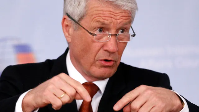 Норвежката полиция претърси имоти на бившия премиер Турбьорн Ягланд