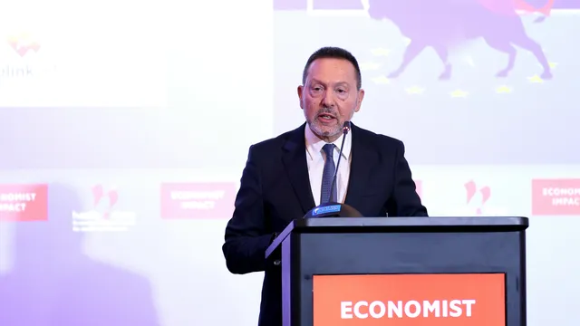 Янис Стурнарас: Ползите от еврозоната за България зависят от фискалната дисциплина и силния банков надзор