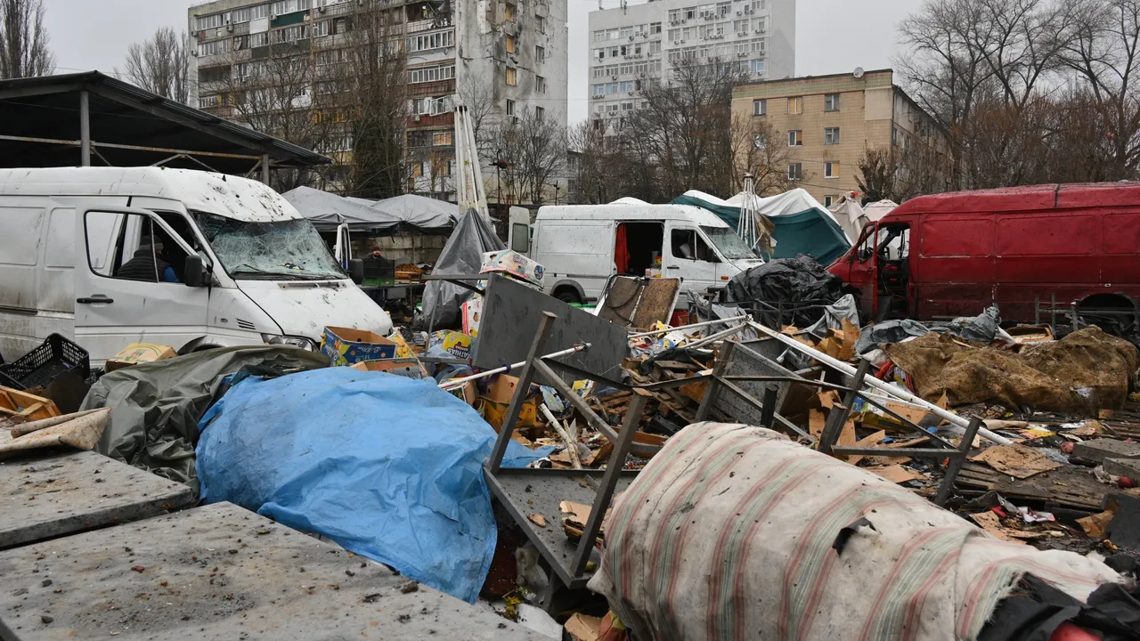 Една жертва и трима тежко ранени при нощна атака с дронове в Одеса