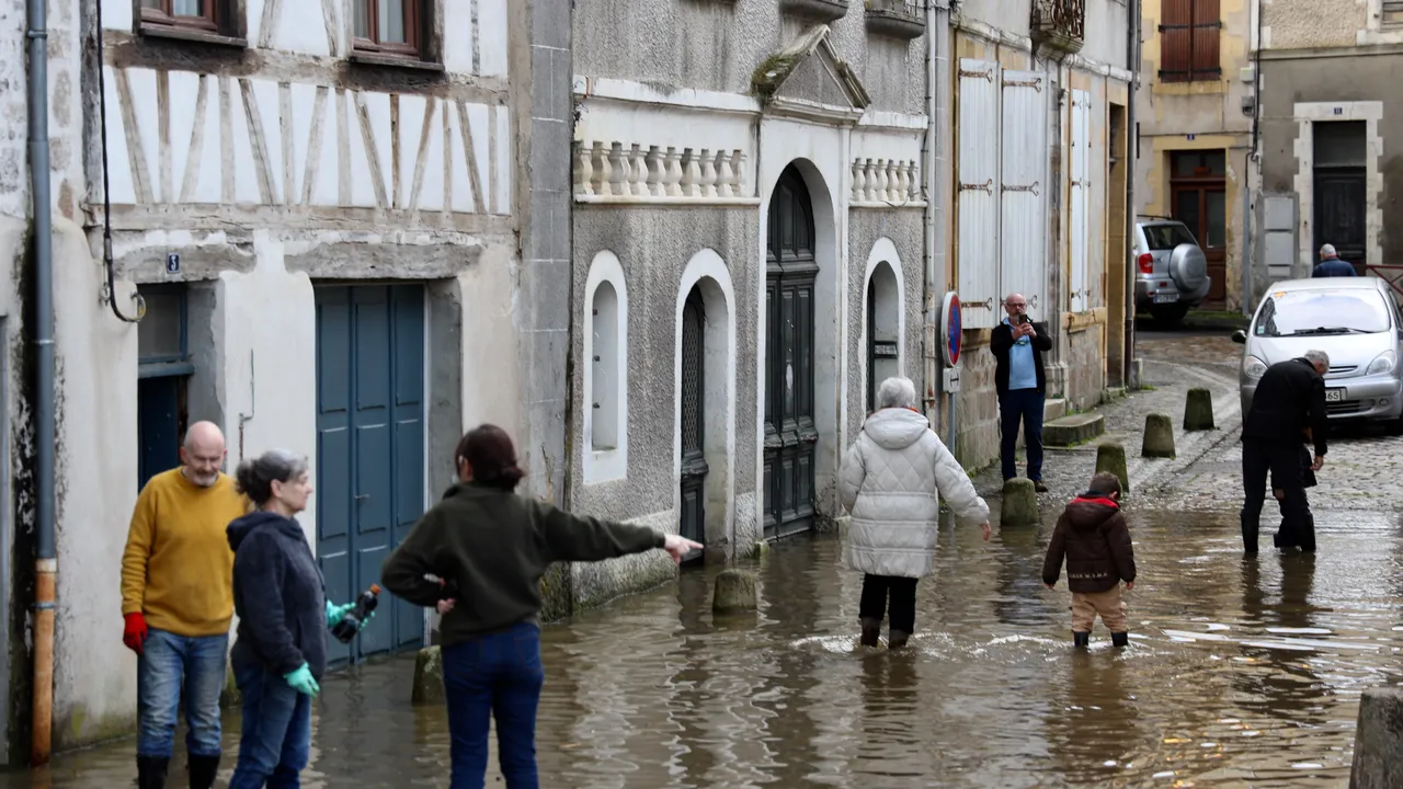 Бурята „Нилс“ взе трета жертва във Франция