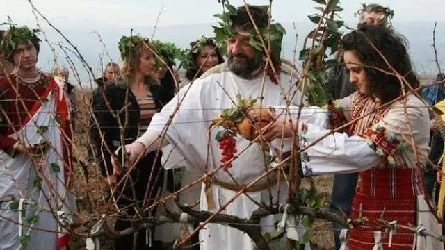 Трифон Зарезан – празникът на виното, лозята и българската душевност