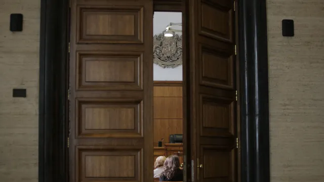 Постоянен арест за бащата, намушкал децата и майка си в кв. "Подуяне"