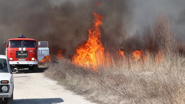 Един загинал и един ранен при пожари за денонощие