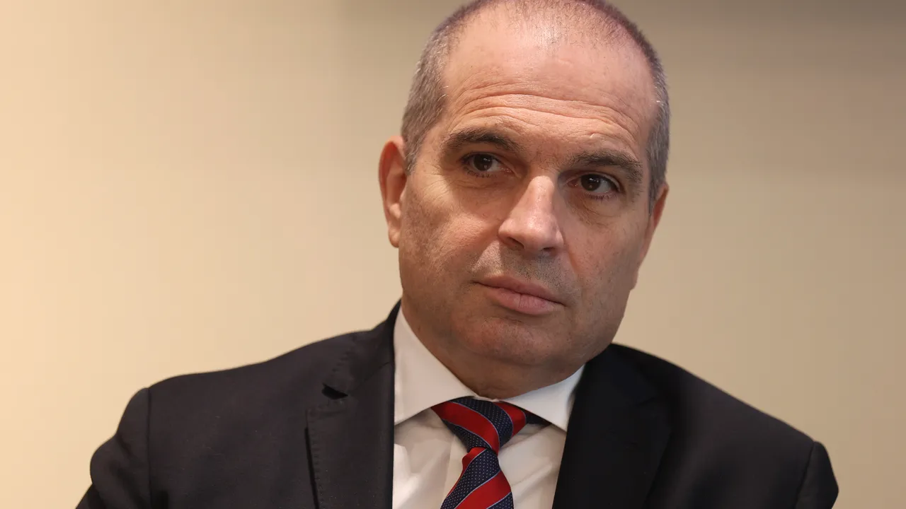 Караджов: Първите нови влакове тръгват през април