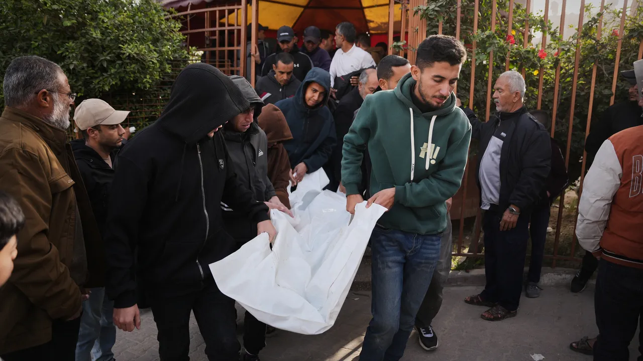 Нови въздушни удари в Газа след обвинения за нарушено примирие