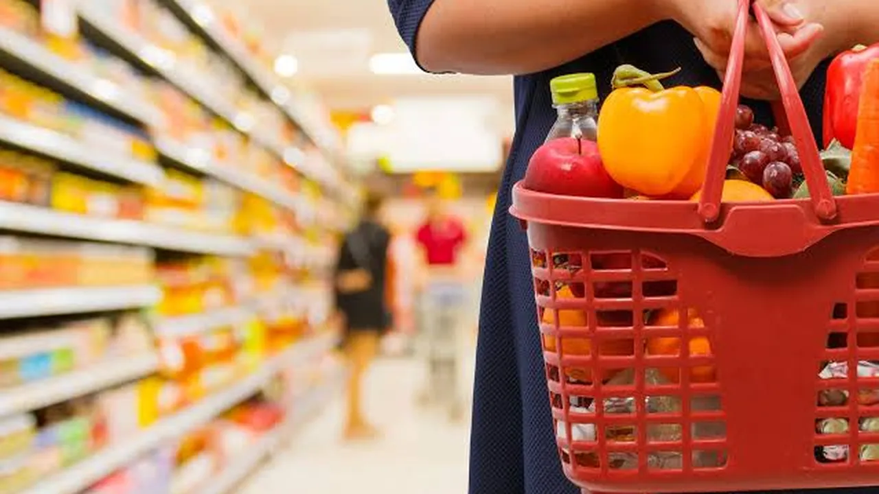 Потребителската кошница поскъпва с 6 евро: какво стои зад новия ценови натиск и защо хората усещат инфлацията по-силно от статистиката