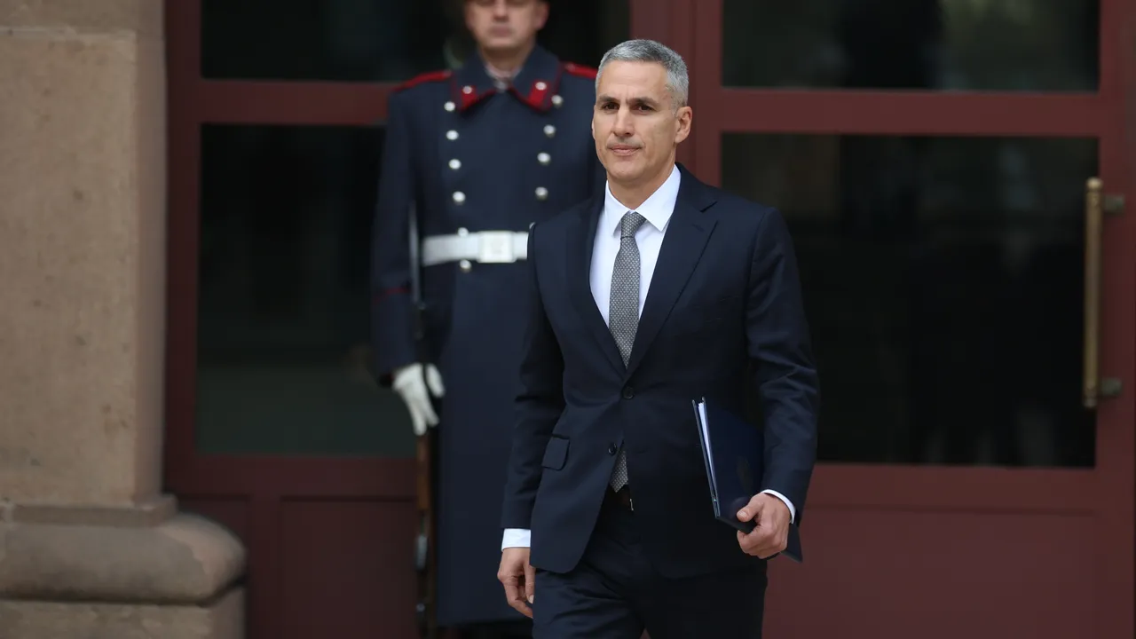 Служебният кабинет: Експерти очакват изненади в имената, които ще обяви Андрей Гюров