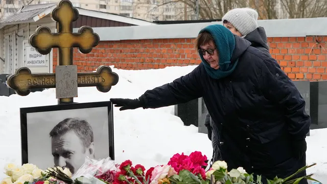 Майката на Навални поиска справедливост за сина си