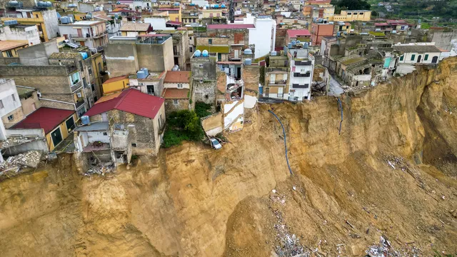 Буря връхлетя Италия и нанесе щети на емблематичен обект