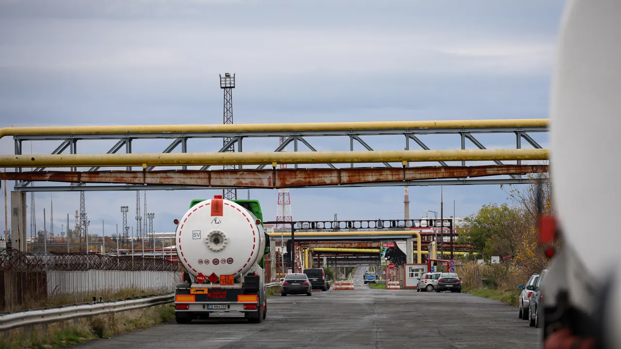 Унгария и Словакия искат да пренасят руски петрол през Хърватия
