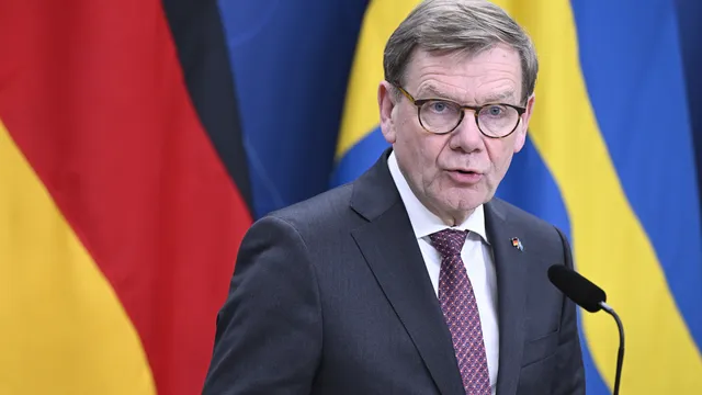 Германия: Франция трябва да харчи повече за отбрана