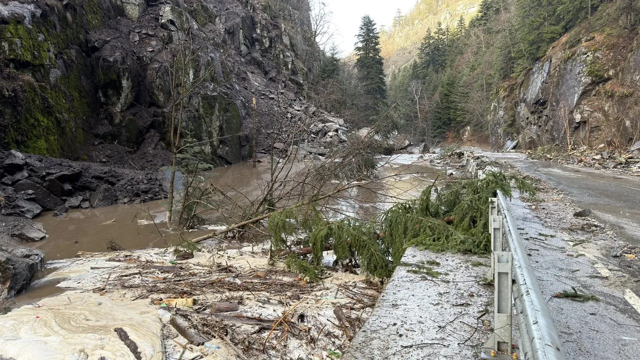 Напрежение в Сърница заради затворения път към Велинград