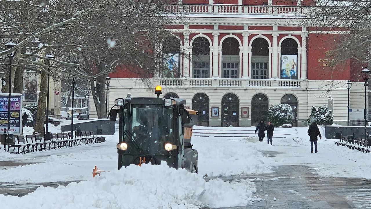 Жълт код в Русенско: Обилен дъжд, бурен вятър и сняг до 10 см