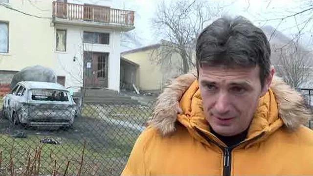 Подкрепа: Кметове от цяла България се събират пред дома на Самуил Попов