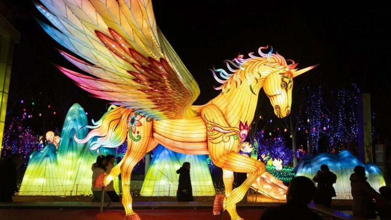 Китай посрещна Китайската нова година: милиони пътувания, храмови панаири и мащабни празненства в цялата страна