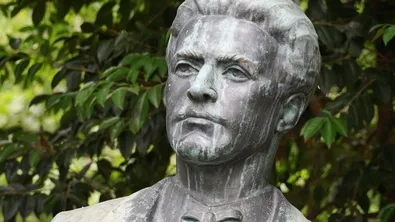 Защо в Русия няма паметник на Васил Левски, а в Скопие има улица на негово име?