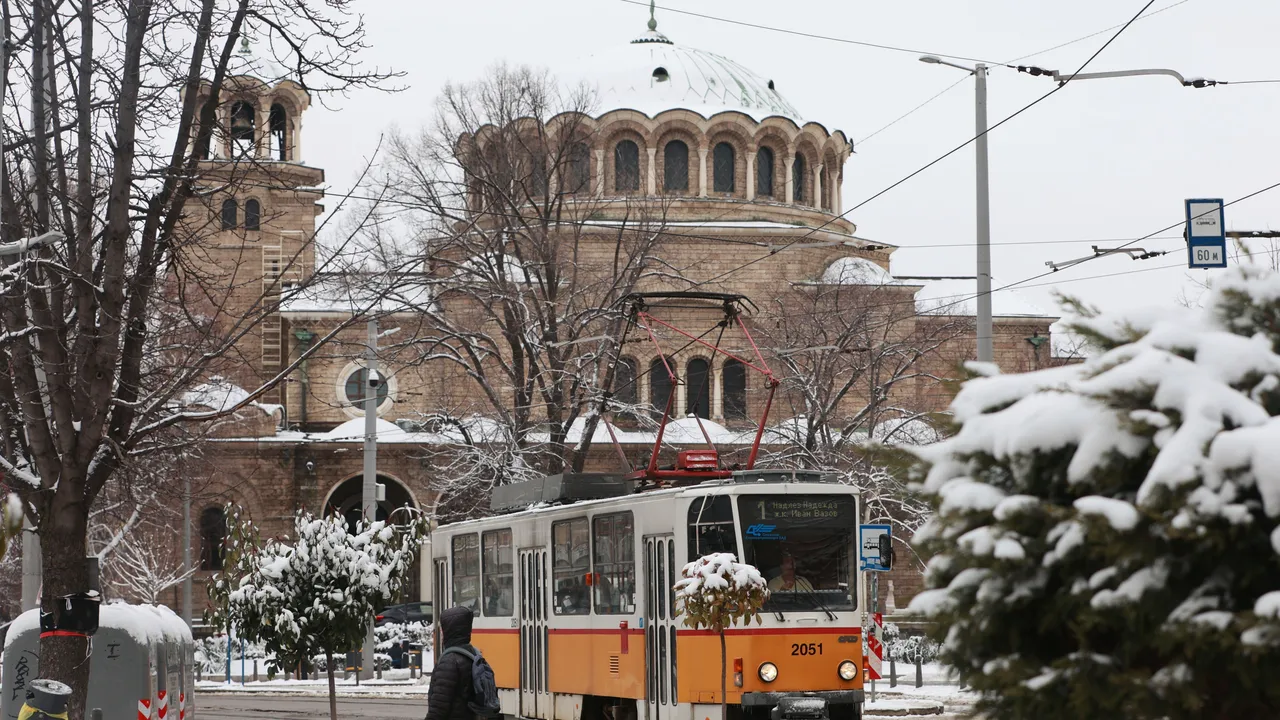 Започва доставка на 80 трамвая за София, обяви Чаушев