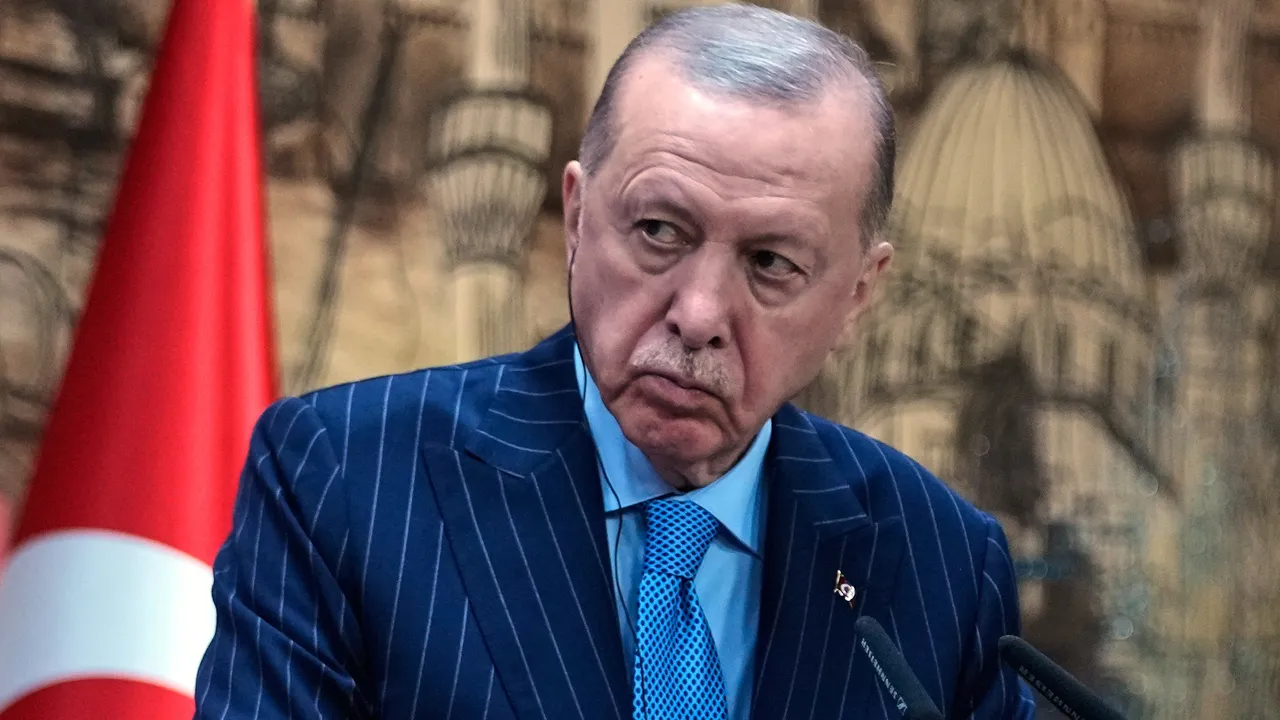 Ердоган пропуска срещата на Съвета за мир във Вашингтон, праща Фидан