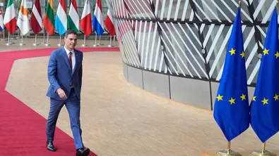 Педро Санчес дава техгигантите на прокурор заради порнография с деца
