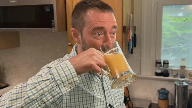 Учен създаде „бирена ваксина“ и я изпи сам